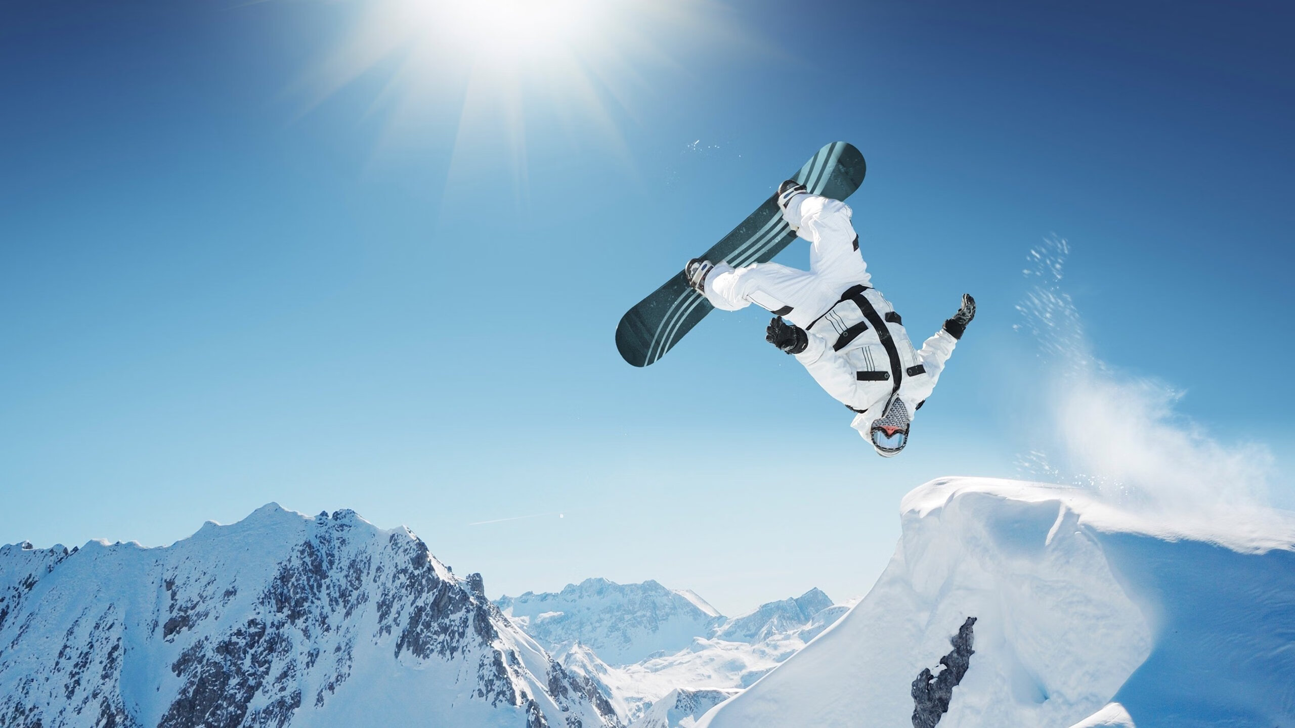 赛道与球场,维斯塔潘的奇才式胜利与F1年度争冠的热火时刻