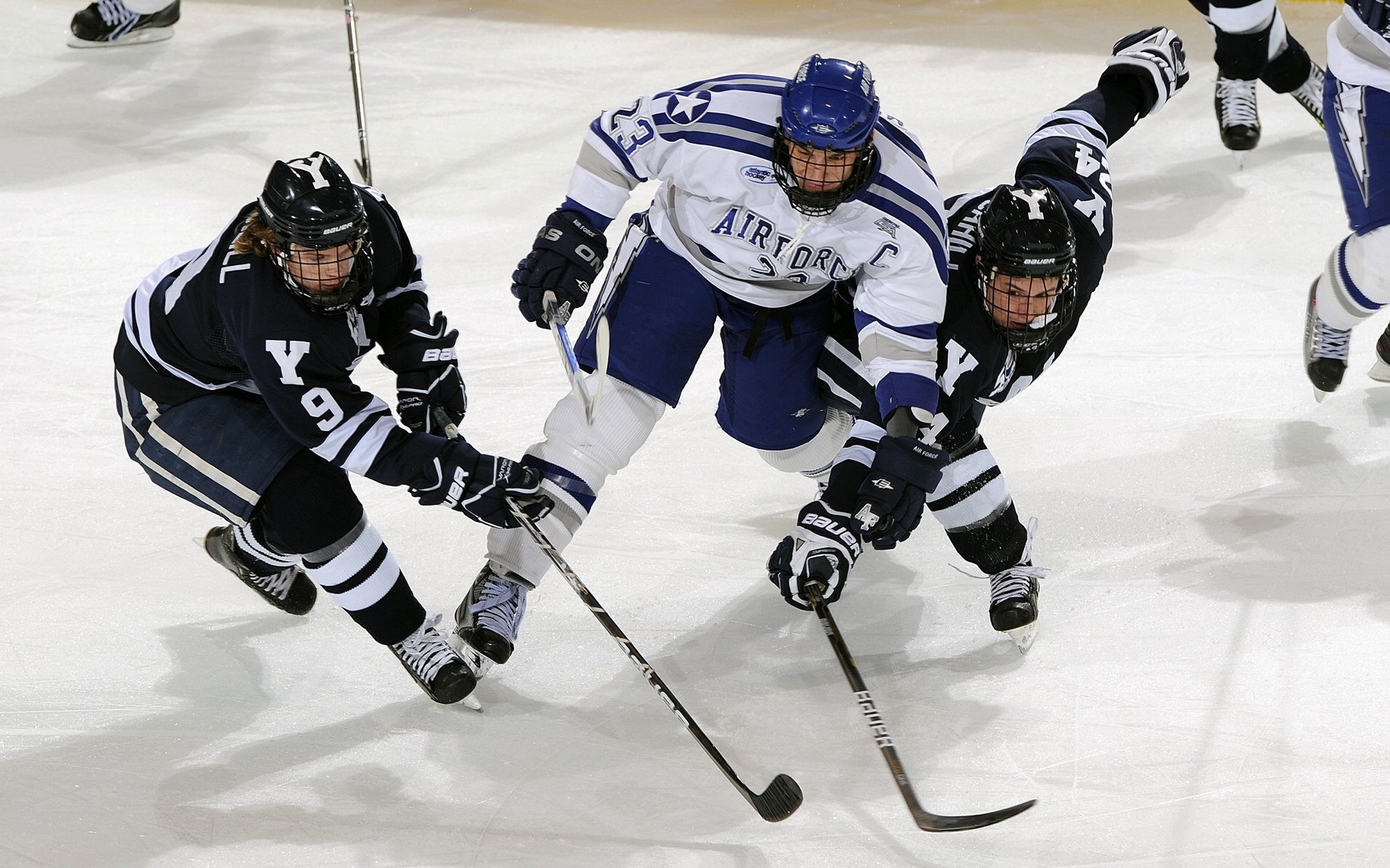 新王登基！拉沃尔杯险胜戴维斯杯启示录，阿尔卡拉斯一肩扛起西班牙的未来